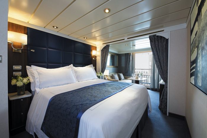 Deluxe Veranda Suite